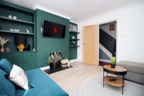 Contractors Relocation or Family 3-bdr Home in Bath with Driveway Parking Close to Hospital